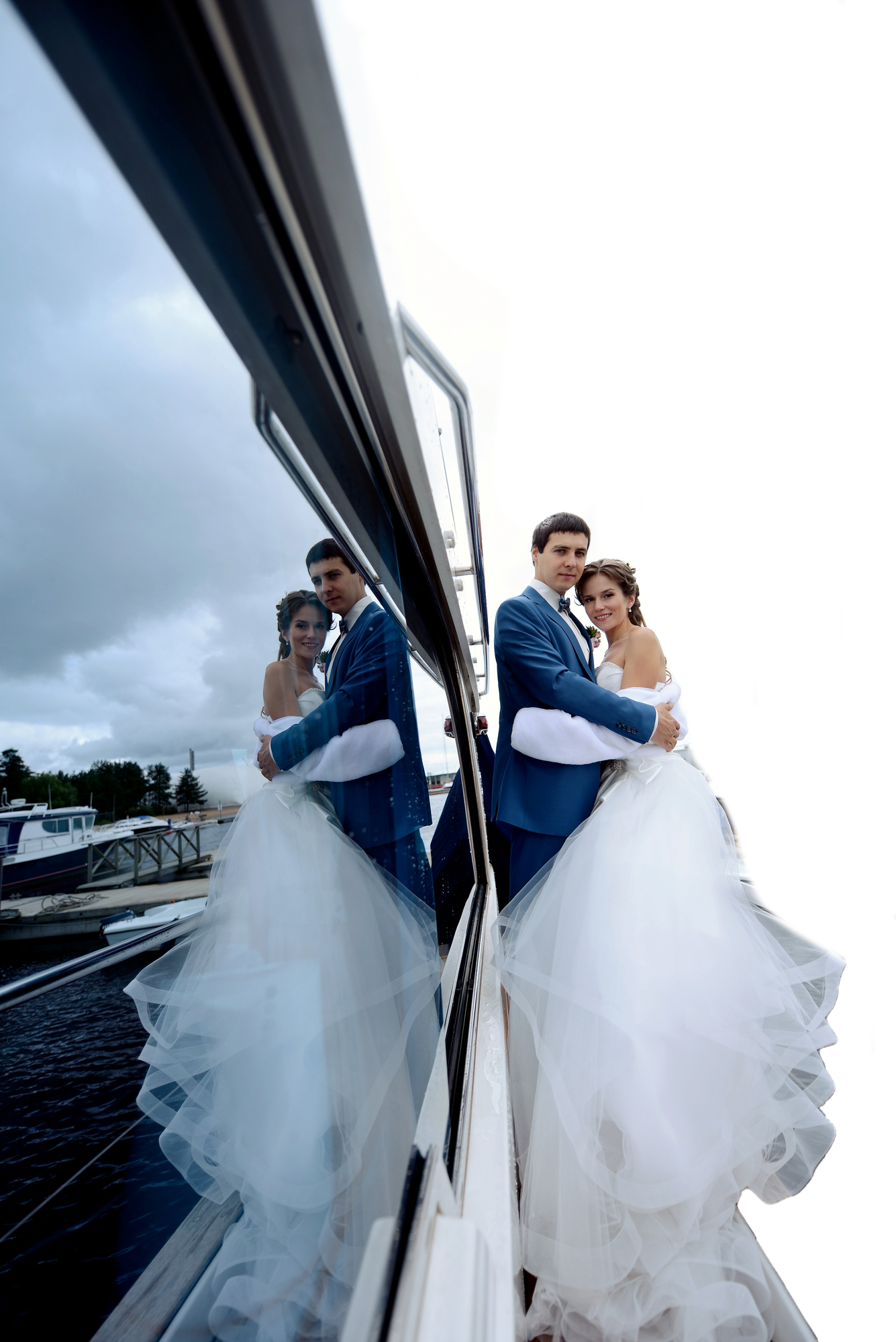 Wedding-couple-on-LEVELS-Charter-Yacht